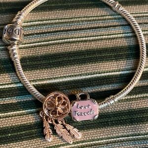 BRAND NEW Pandora Moments Snake Chain Bracelet with Charms